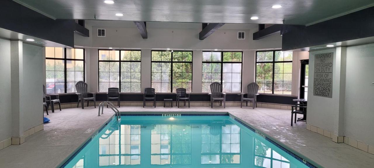 Country Inn & Suites By Radisson, Canton, Ga מראה חיצוני תמונה